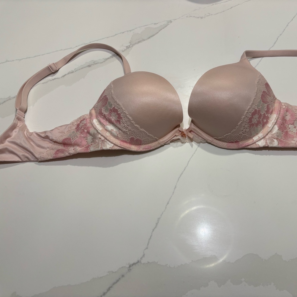 Victoria's Secret Pink Lace Bra